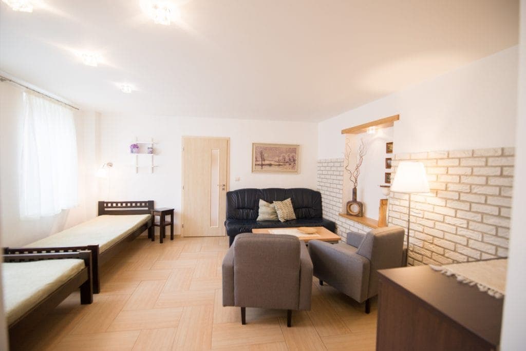 Apartment E 4