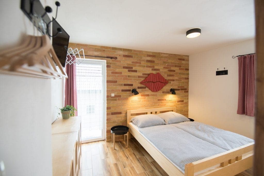 Apartment F 2